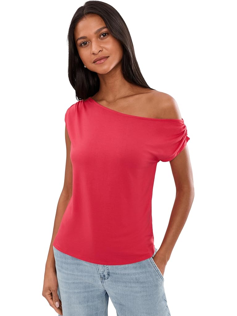 Red Liverpool Los Angeles Petite Short Sleeve Asymmetric Off-Shoulder Knit Top