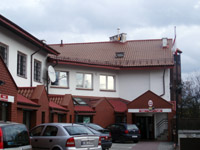 Budynek, na którym zlokalizowana jest stacja referencyjna.