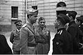Umberto II d'Italia alla Nunziatella (1945). In secondo piano, il comandante Oliviero Prunas.