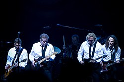 Az Eagles (balról jobbra): Glenn Frey, Don Henley, Joe Walsh és Timothy B. Schmit a Long Road out of Eden Tour során