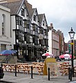 Bristol merkezinde Orta Çağ'dan kalma Llandoger Trow pub