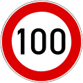 Sinal de 100 km/h seguindo a implementação mais comum do estilo da Convenção de Viena (Hungria)