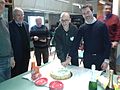 Taglio della torta durante il Wikiraduno a Palermo, in compagnia di Valepert, Alessandro Crisafulli e Daniele Pugliesi