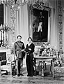 Re Leopoldo III del Belgio e la regina Astrid di Svezia nel Grand Salon bianco (1934).