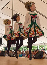 Folk dance – fanari moroi ba Irland