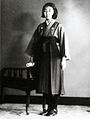 「15 融合消化」の例。着物と袴に靴下・革靴を履く東久邇成子