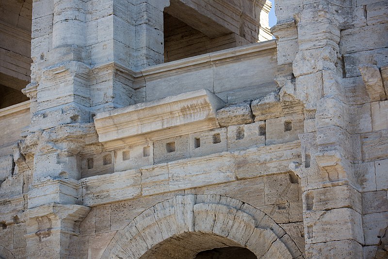 File:Arles Amphitheatre-410.jpg