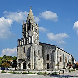 Vue sud-ouest de l'église de Segonzac.