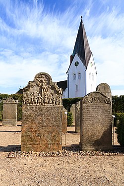 Sprechende Grabsteine auf dem Friedhof von Nebel