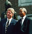 Nelson Mandela da Tsohon Shugaban kasar Amurka Bill Clinton