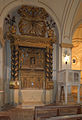 Altare con le statue dei santi Pietro e Paolo