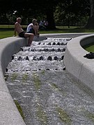 ハイド・パークのダイアナ妃記念噴水（英語版）