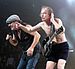 Brian Johnson és Angus Young in 2008