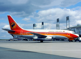Boeing 737-2M2 авиакомпании TAAG Angola Airlines[англ.]
