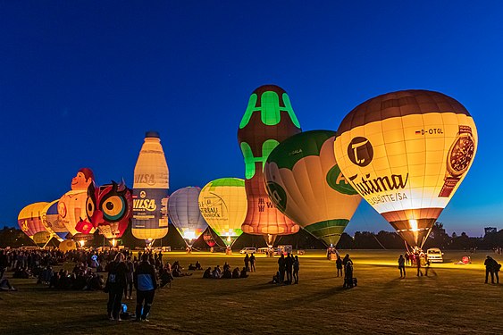 Night-Glow während Internationale Balloon Sail auf dem Kieler Nordmarksportfeld zur Kieler Woche 2019