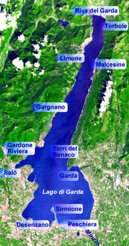 Satellittbilete av Gardasjøen med byar
