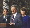 Il vicepresidente, Bill Clinton e il procuratore Generale degli Stati Uniti Janet Reno (11 febbraio 1993)