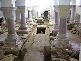 Fondazioni dall'inizio del IX secolo sotto la cripta
