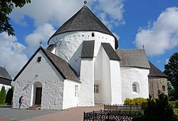 Østerlars Kilisesi, Bornholm'un beş dairesel kilisesinden biri
