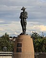 La statua del raffigurante un soldato neozelandese dell'ANZAC, collocata nel 2008 in posizione opposta rispetto a quella del soldato australiano