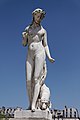 Une statue dans le jardin des Tuileries à Paris. Louis Auguste Lévêque - Nymphe.