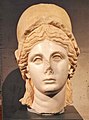 ראשה של אתנה, מהמאה השנייה לפנה"ס, אשר עמד במקדש בתל נהרון (צפון בית שאן), כשהשיש מן האי תסוס שבים האגאי.