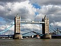 Tower_Bridge,London_Getting_Opened_2
