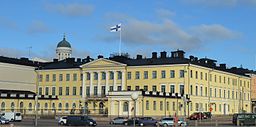 Slottets fasad mot Salutorget och Helsingfors inlopp