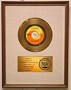 Disco de ouro da R.I.A.A. para a música Yesterday