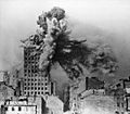 28 Ağustos 1944'te Prudential binasına 2 ton havan mermisinin çarpması, Varşova