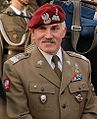 陸軍中将。ベレー帽を被っており、制帽同様階級を示す装飾がなされている（2008年11月10日）