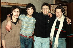 Группа «Ноль» на репетиции в 1991 году. «Инвалиды нулевой группы» (слева направо) Алексей Николаев, Фёдор Чистяков, Дмитрий Гусаков, Георгий Стариков