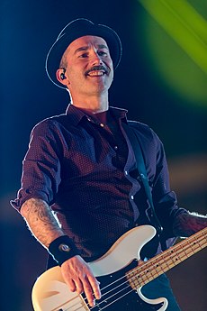 Kaspar Boye Larsen so skupinou Volbeat na festivale Rock am Ring v roku 2022.