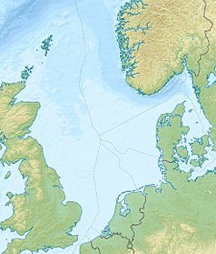 Mapa konturowa Morza Północnego, blisko centrum na dole znajduje się punkt z opisem „miejsce bitwy”