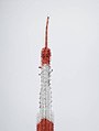 L'antenna piegata sulla cima della Tokyo Tower
