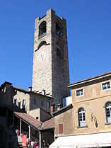 Campanone (Piazza Vecchia).