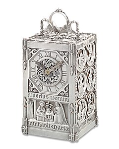 Каретные часы в неоготическом стиле (бронза и сталь; 1878) — Музей искусств округа Лос-Анджелес