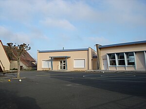 L'école élémentaire de Vicq-Exemplet en 2012.