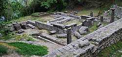 Kardákin temppelin rauniot Palaiópolin arkeologisella alueella.