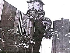 Ченто држи говор на главниот плоштад во ослободено Скопје, 1944 год.
